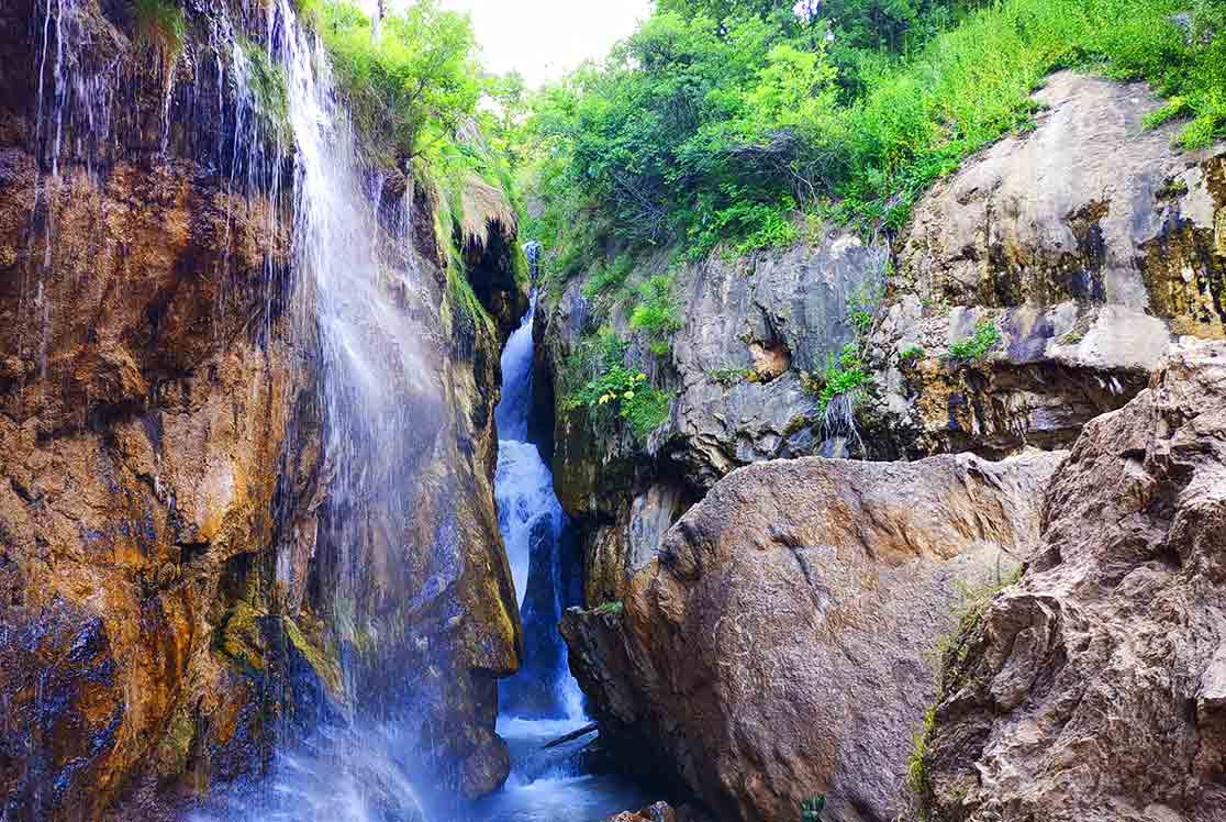 آبشار گل آخور آذربایجان شرقی کجاست؟ مسیر دسترسی و معرفی دیدنی ها با عکس |  مجله ایرانگرد